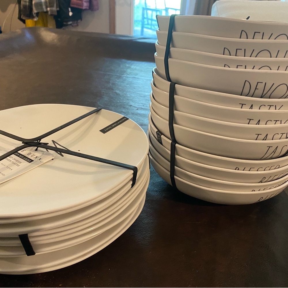 Rae Dunn SET NWT bowls and plates